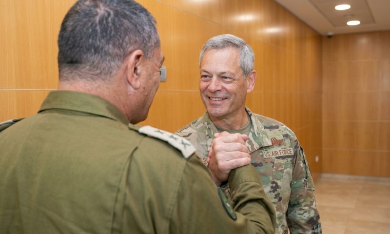 הרמטכ"ל זמיר קיים פגישה ביטחונית עם מפקד חיל האוויר האמריקאי