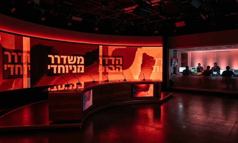 מגיש ערוץ 14 עצר את המשדר - וקרא תפילה לשלום המדינה