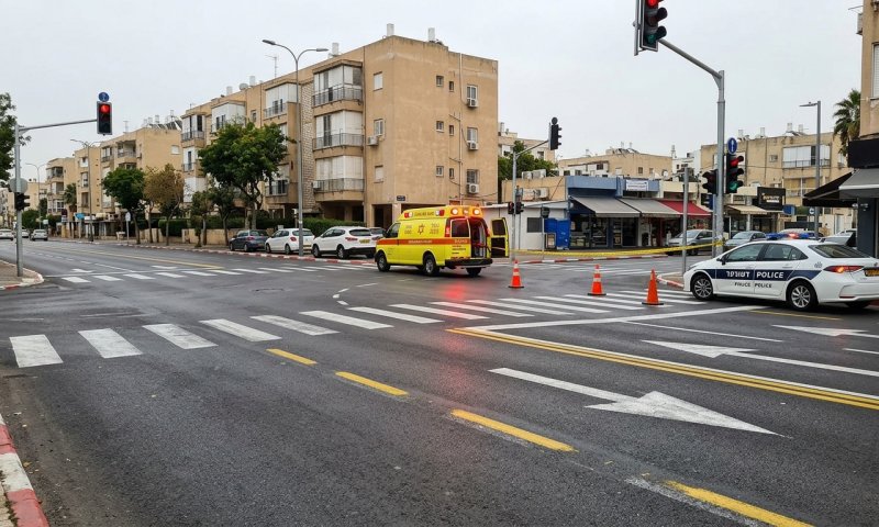 ילד בן 9 נפגע מרכב בחולון, מצבו מוגדר בינוני