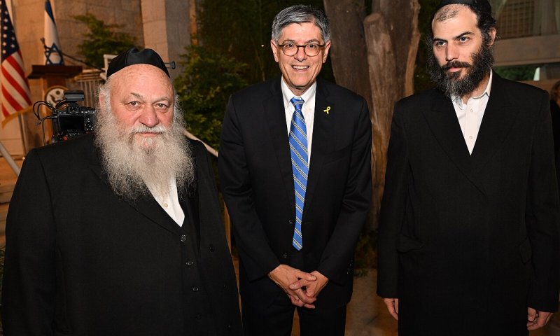 גולדקנופף דורש להדיח את ראש מטהו, ההכרעה עברה לאדמו"ר