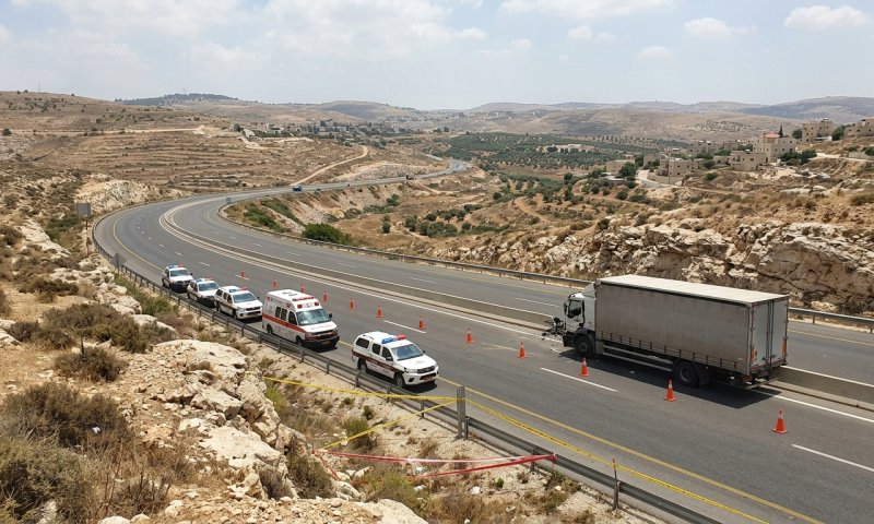 שני הרוגים ופצוע קשה בתאונת דרכים בכביש 60 בשומרון