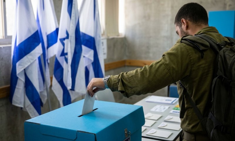 תחת אש ובעומק השטח: חיילי צה"ל החלו להצביע לכנסת