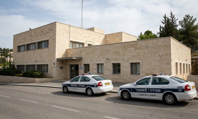 תקיפת מתנדב משטרה חרדי בבית שמש: שלושה נעצרו, בהם רב בישיבה