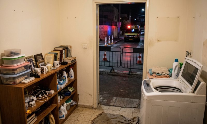 צה"ל עצר מבוקש בשומרון שהסתיר M-16 מאחורי מכונת הכביסה