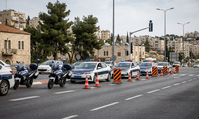 מבצע אכיפה בירושלים: 70 רכב הורדו מהכביש ושלושה נעצרו