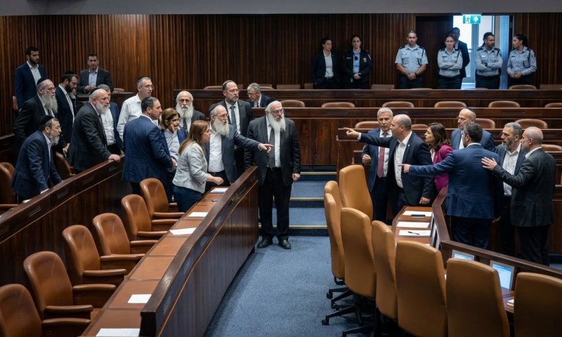 ש"ס ויהדות התורה מאיימות בפיזור הכנסת בגלל חוק המעונות