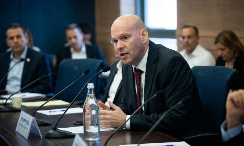 מבקר המדינה בודק חשד למינוי מקורבים של פרקליט המדינה איסמן