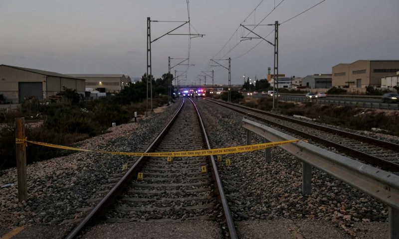 גבר נהרג לאחר שנפגע מרכבת דרומית לרחובות