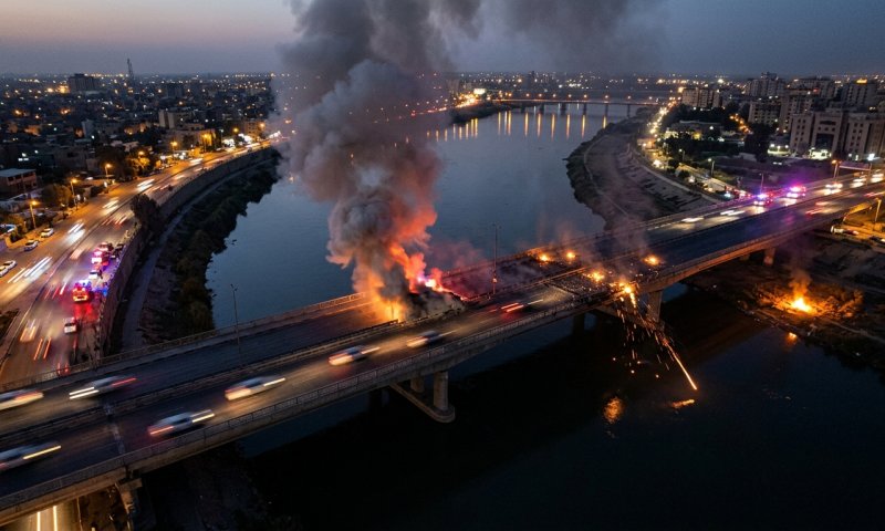 ארה"ב הרגה 8 איראנים בתקיפת גשרים בדרום איראן