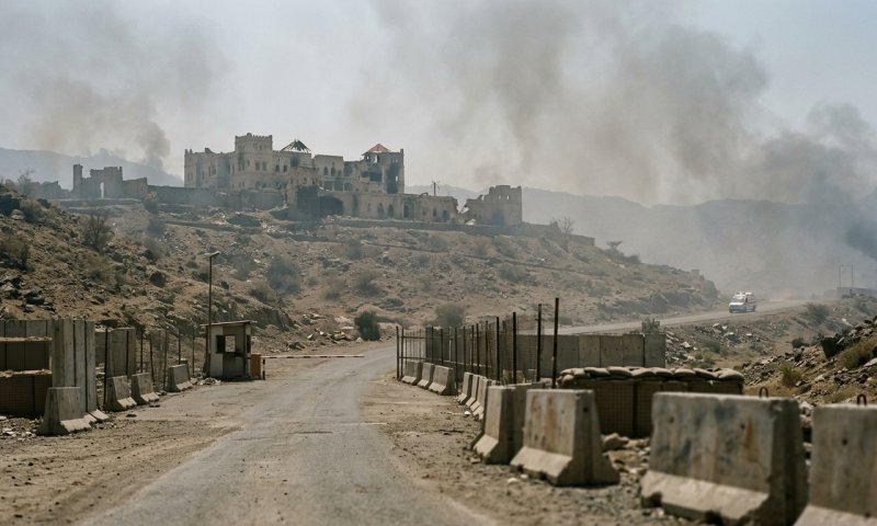 החות'ים שיגרו 8 טילים לארמון הנשיאות בתימן: שני מאבטחים נהרגו
