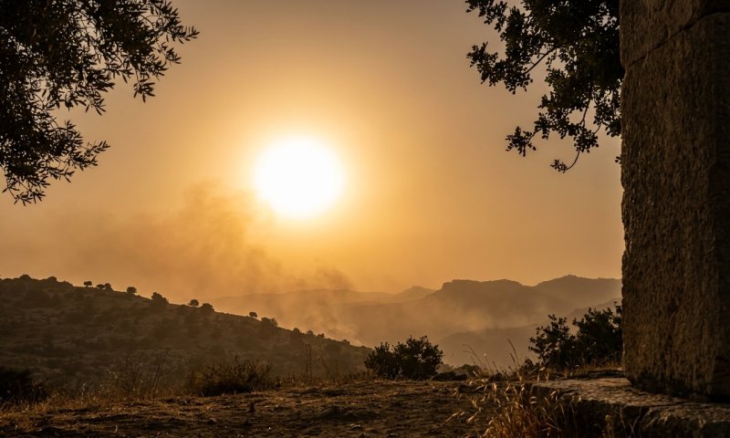 רגע לפני השרב: התקררות קלה היום, ובשישי עומס חום קיצוני