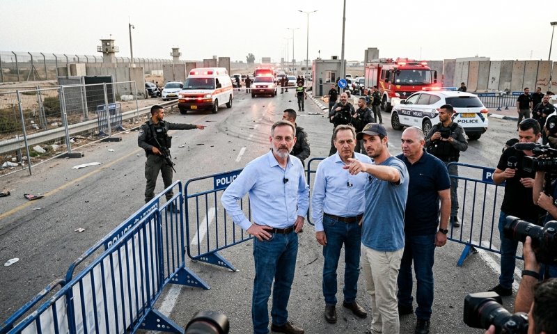 מחשש לירי צלפים: פייגלין פונה מסיור בעוטף עזה