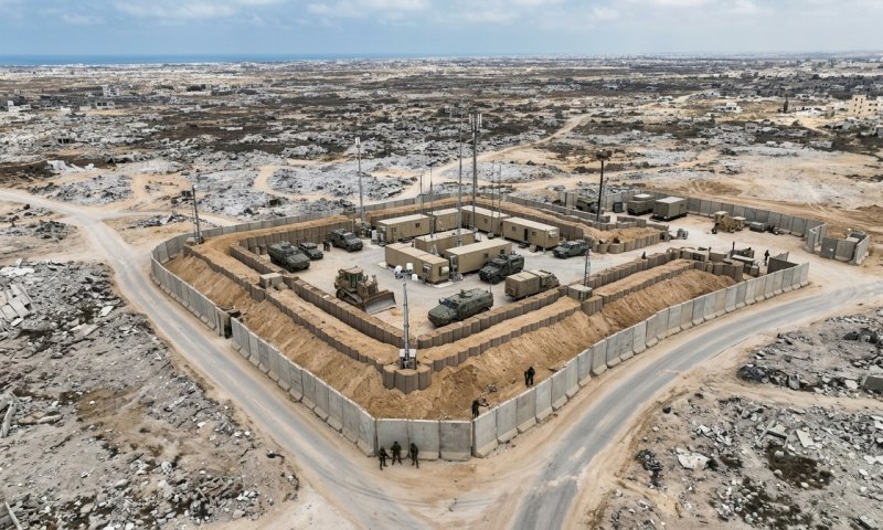 צה"ל מקים מוצב על הריסות כיכר בני סוהילה בחאן יונס