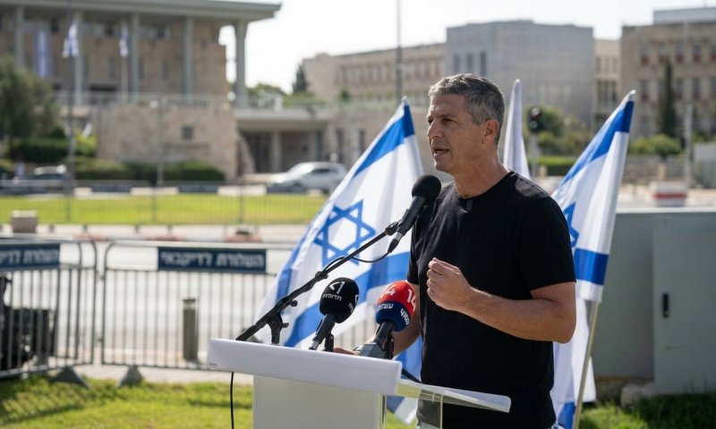 הנדל קורא לווינטר: "התנער ממשלת נתניהו והחרדים"