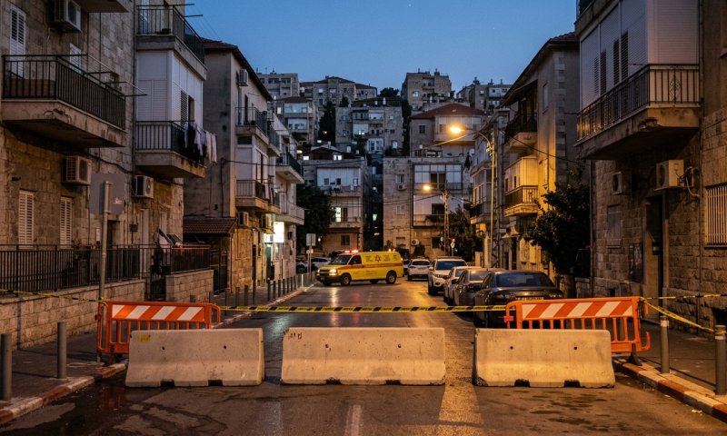 אלמונים השליכו רימון רסס על בניין מגורים בחיפה