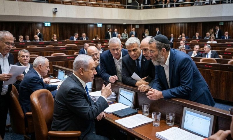 נתניהו לחרדים: תנו לחוק הגיוס לחכות עד אחרי הבחירות