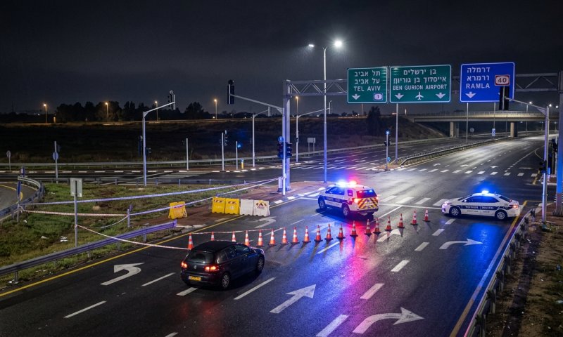 המשטרה עצרה חוליית גנבי רכב ושודד שניגח מכוניות בכביש
