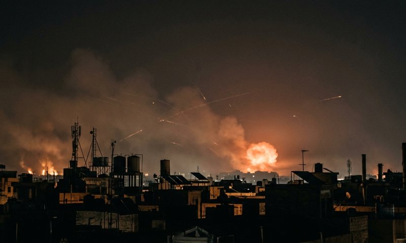 ארה"ב הפציצה באיראן לילה תשיעי ברציפות, טהראן תקפה בבחריין