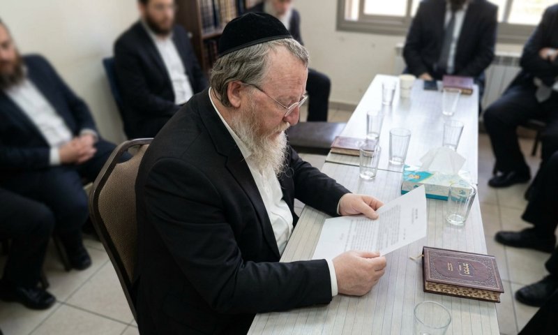 ברגמן למשפחת שפיגל: "כל ישראל עומדים משתוממים נוכח דמותכם"