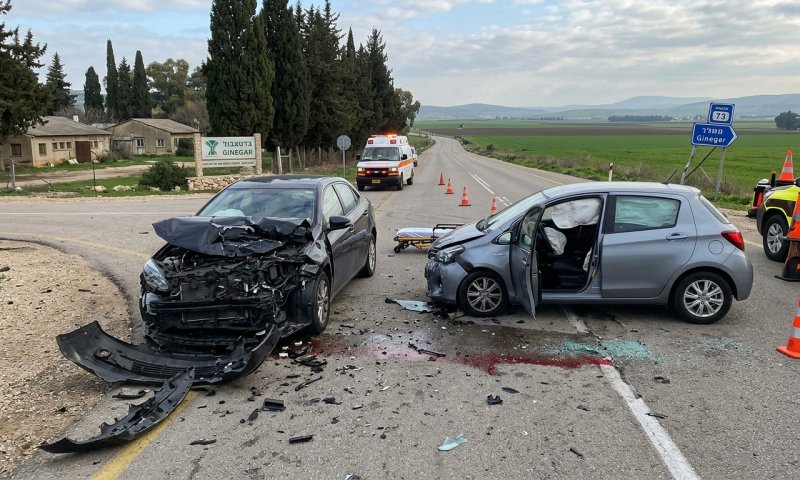 גבר בן 35 נהרג בתאונה בכביש 73 - ילד בן 10 במצב קשה
