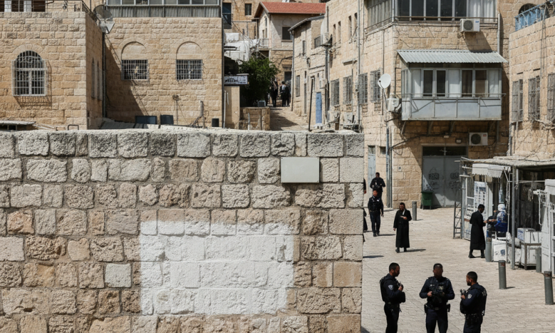 המשטרה הסירה דגלי אש"ף וכתובות "מוות לציונים" במאה שערים