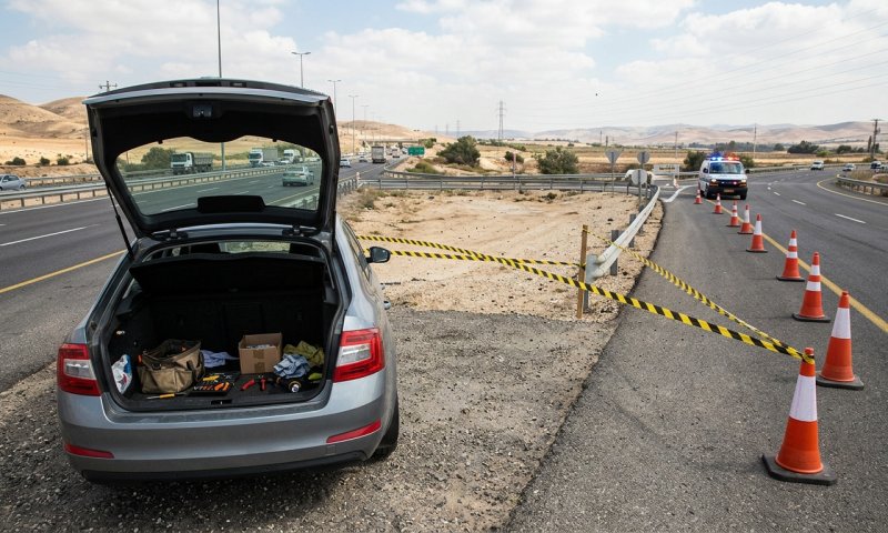נתפסו על חם: שלושה חשודים בפריצה לרכבים נעצרו בחדרה