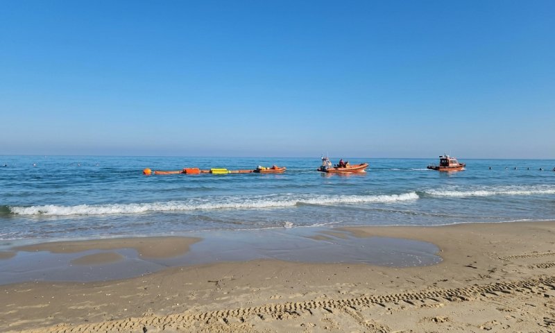 בוטל איסור הרחצה בחוף בת גלים: כל חופי חיפה שוב פתוחים