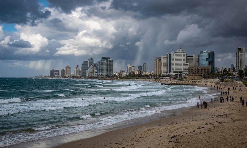 הטמפרטורות יורדות: סיכוי לגשם בצפון וים מסוכן לרחצה