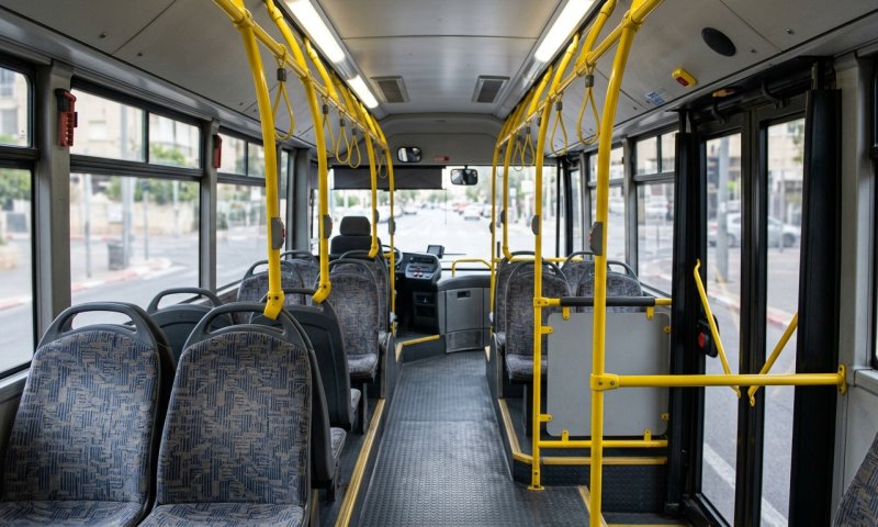 מכות עד אובדן הכרה: בן 15 נעצר בחשד שתקף נהג אוטובוס בבית שמש