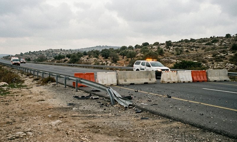 מרדף ליד ירושלים: משאית פרצה מחסום, 18 שב"חים נתפסו בדופן כפולה
