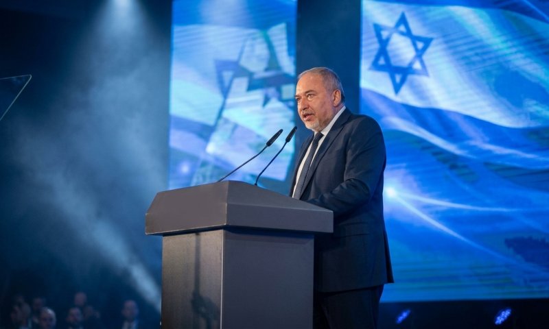 ליברמן חשף את הרשימה לכנסת: שכול, משפחות חטופים ועורק מהליכוד