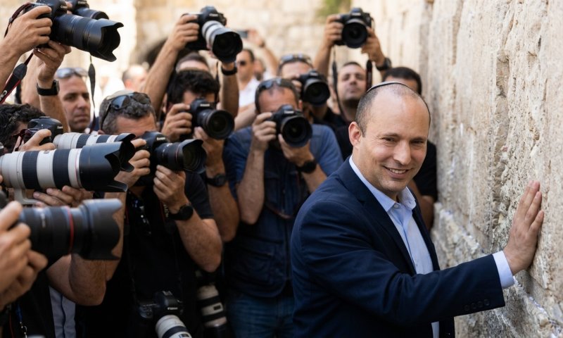 חמישה ימים לבחירות: תיקו דרמטי בין הגושים ובנט מזנק
