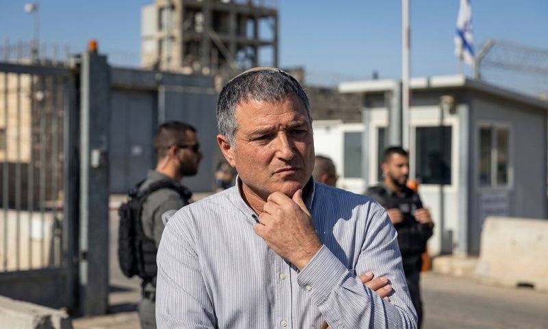 ראש השב"כ זיני פותח בהליך ביזיון בית משפט נגד קודמיו בתפקיד