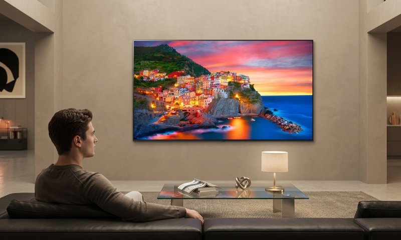 LG משיקה בישראל את המסכים החדשים: טלוויזיה אלחוטית בעובי סנטימטר