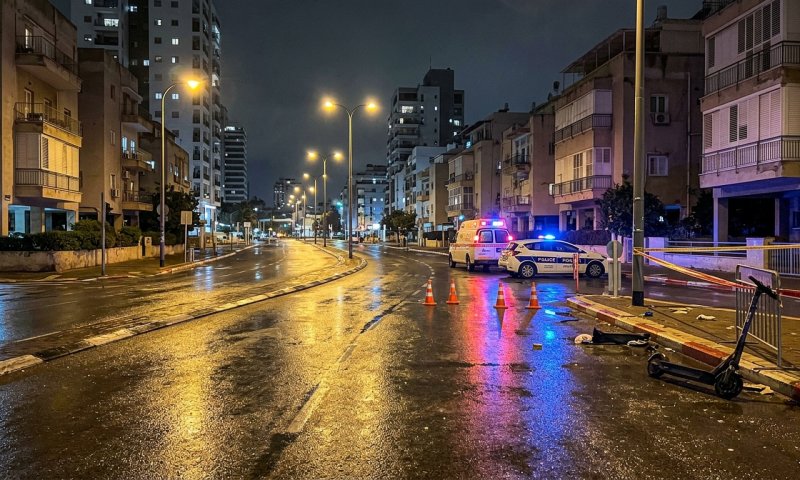 תל אביב: רוכב קורקינט בן 18 נפצע בינוני לאחר שהחליק