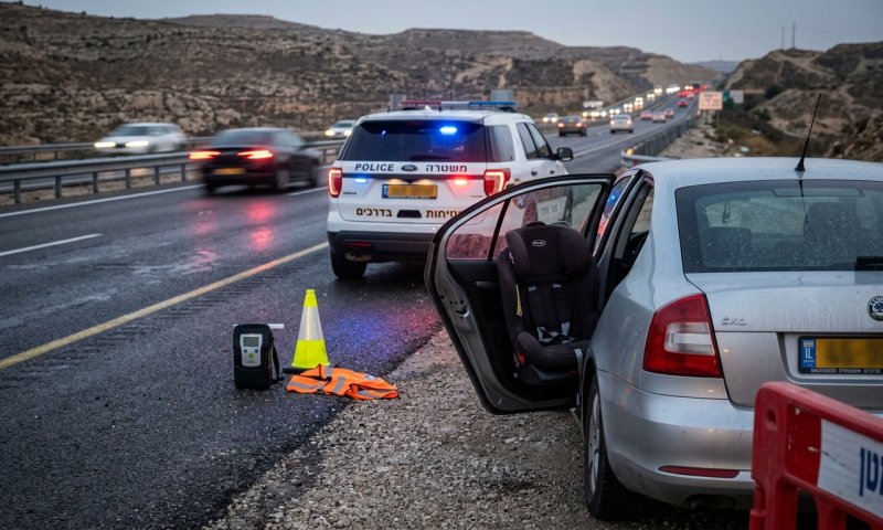 נהג נתפס בירושלים כשתינוק בן 8 חודשים בין רגליו