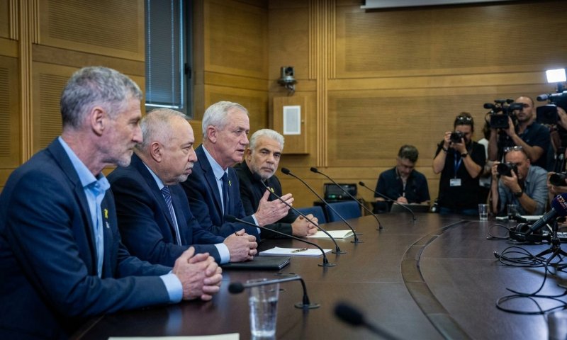 מוזלות הטיסות, מופו המצביעים: האופוזיציה כבר נערכת לבחירות הבאות