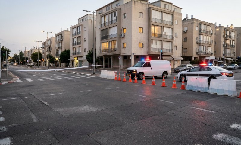 תיעוד: ניידת פיקוח דרסה רוכב קורקינט והמשיכה בנסיעה