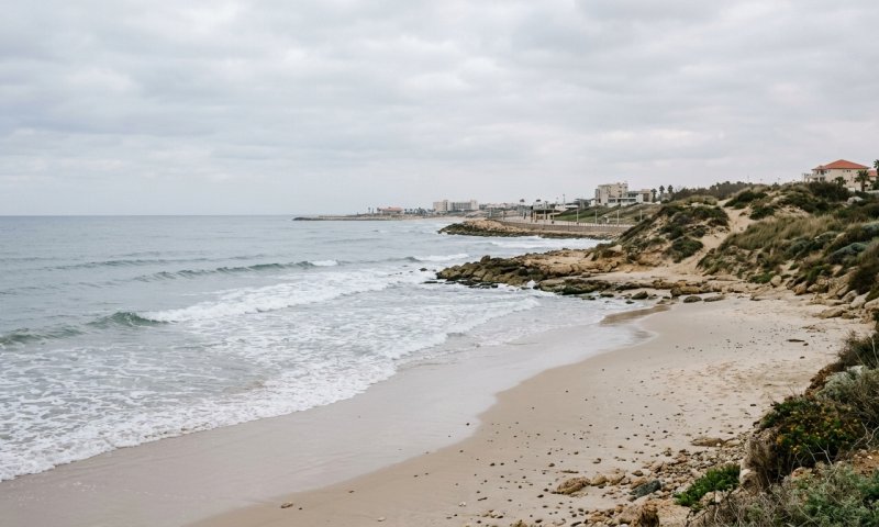 גופה נפלטה מהים בחוף הצוק באשקלון, זהותה טרם התבררה