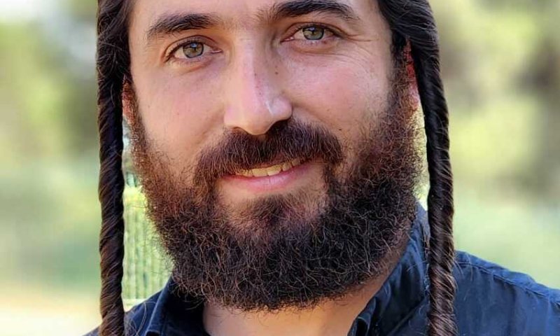 גולן: "מקומו של סוכות מאחורי סורג ובריח"; הח"כ מאיים בתביעה