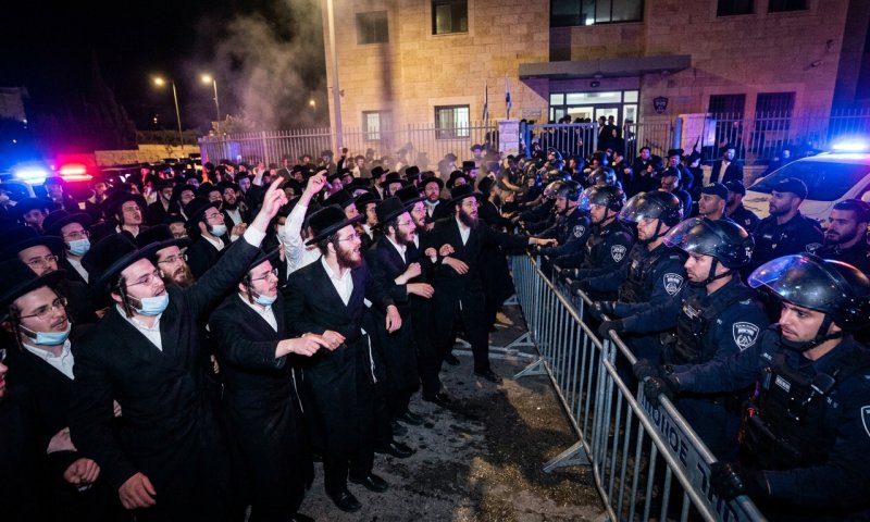 איזנקוט על פריצת החרדים לתחנת המשטרה בבית שמש: "דגל שחור על הדמוקרטיה"