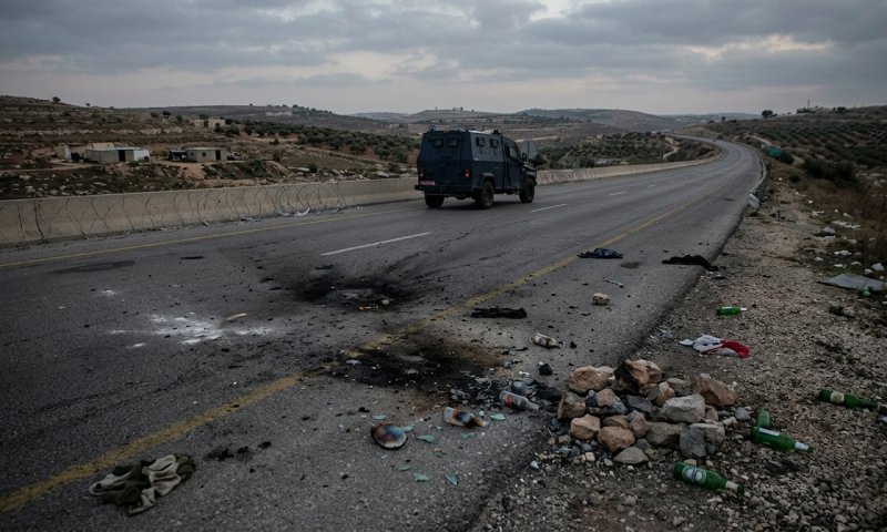 צה"ל ומשטרה עצרו שבעה חשודים ביידוי בקבוקי תבערה על כביש 60
