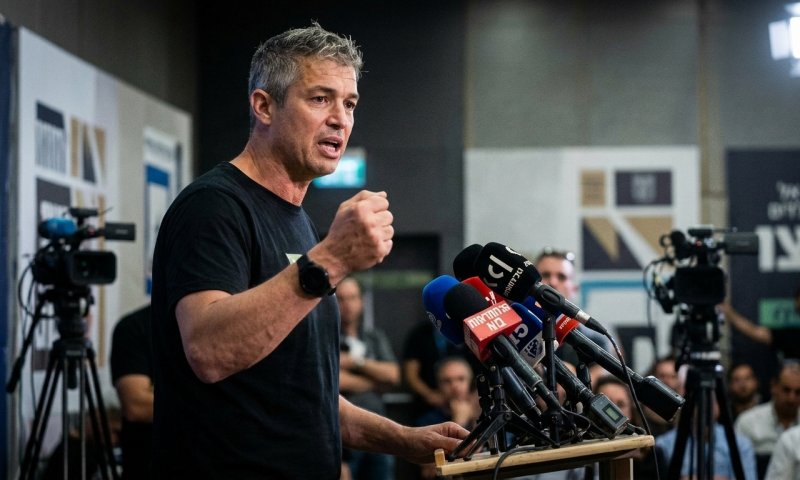 הנדל מצהיר: "לא אחתום הסכם עודפים עם מי שלא התגייס"