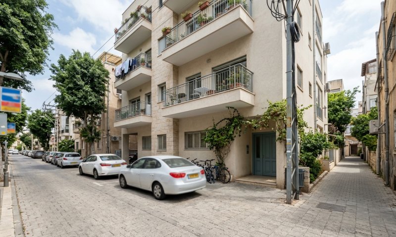 לוחמי מג"ב עצרו 10 שב"חים בדירת מגורים בלב תל אביב
