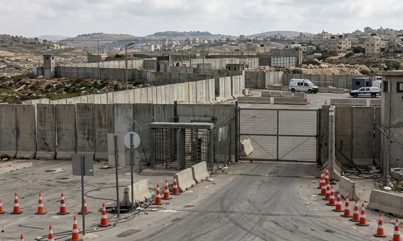 לוחמי מג"ב ירו בשני מאבטחים שתקפו אותם וניסו לחטוף נשק