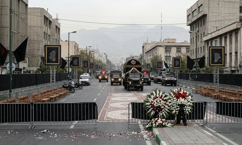 הלוויית חמינאי נקבעה לשלישי: האם המנהיג החדש ייצא מהמסתור?