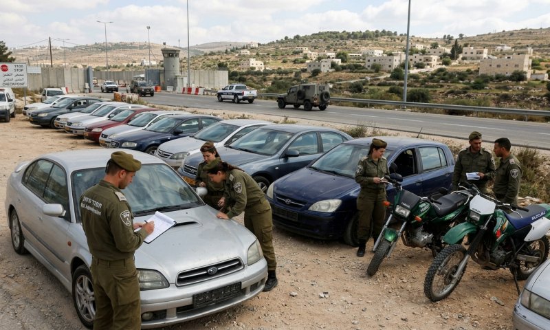 המנהל האזרחי החזיר 17 כלי רכב גנובים מהשטחים לישראל