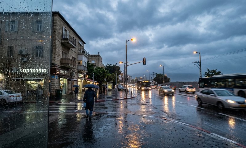 הפתעה ביולי: טפטופים במישור החוף וירידה קלה בטמפרטורות