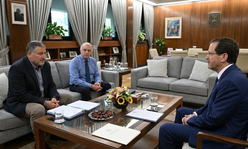 הרצוג הזמין את ראש השב"כ לבית הנשיא ודחק בו להצהיר: "השב"כ כפוף לוועדת הבחירות"