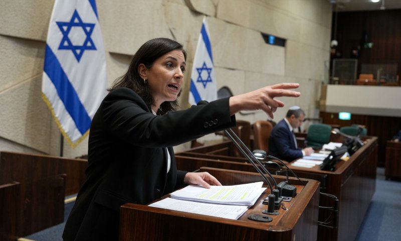 טרופר נגד נתניהו: "אחרי 966 חיילים שנפלו, אין גבול לציניות"